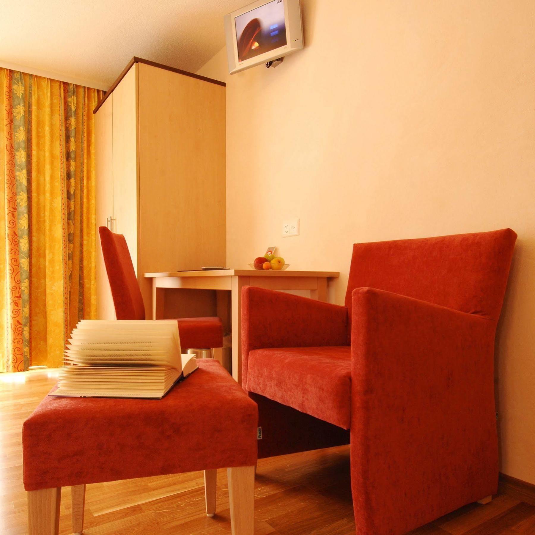Hotel Viktoria-Leukerbad-Therme エクステリア 写真