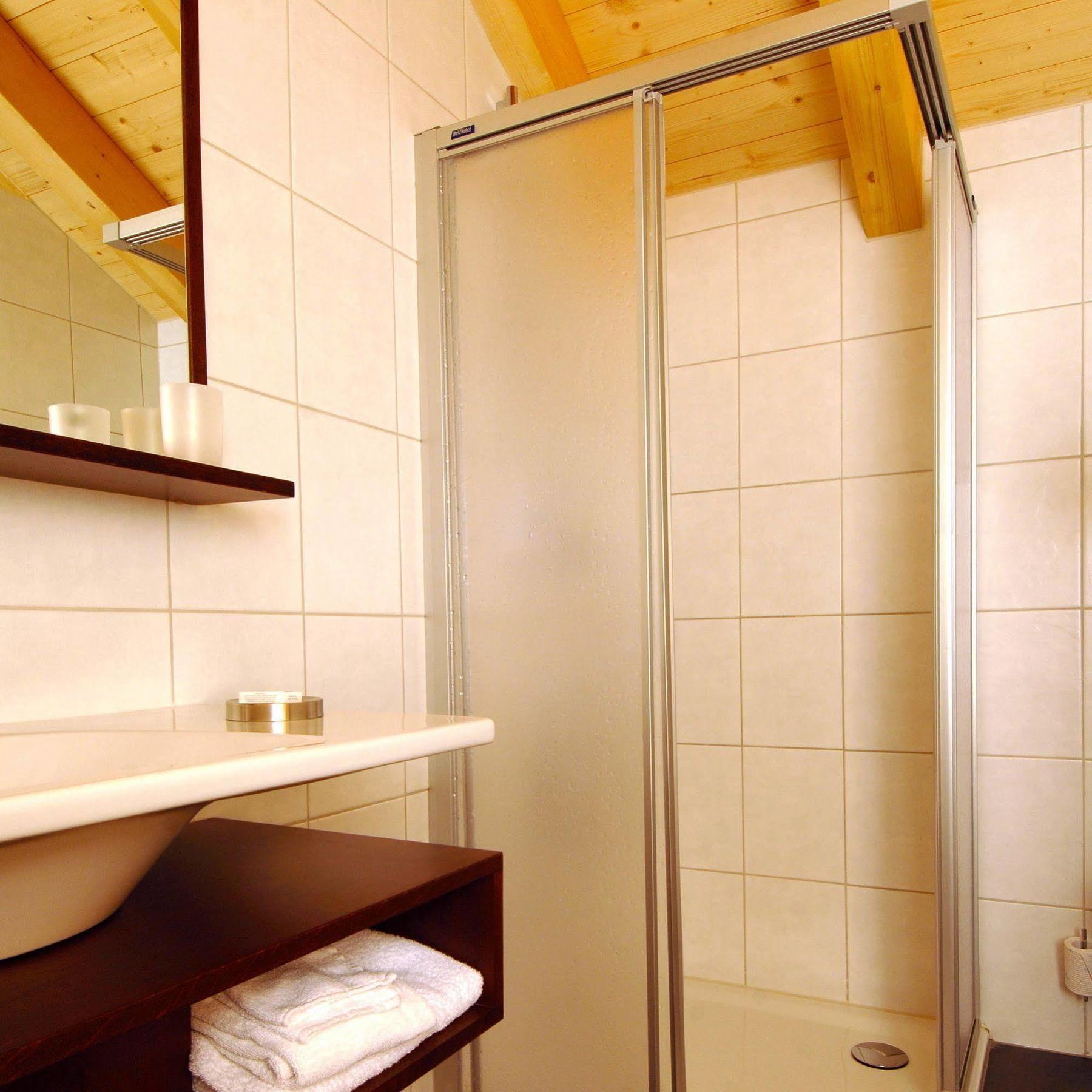 Hotel Viktoria-Leukerbad-Therme エクステリア 写真