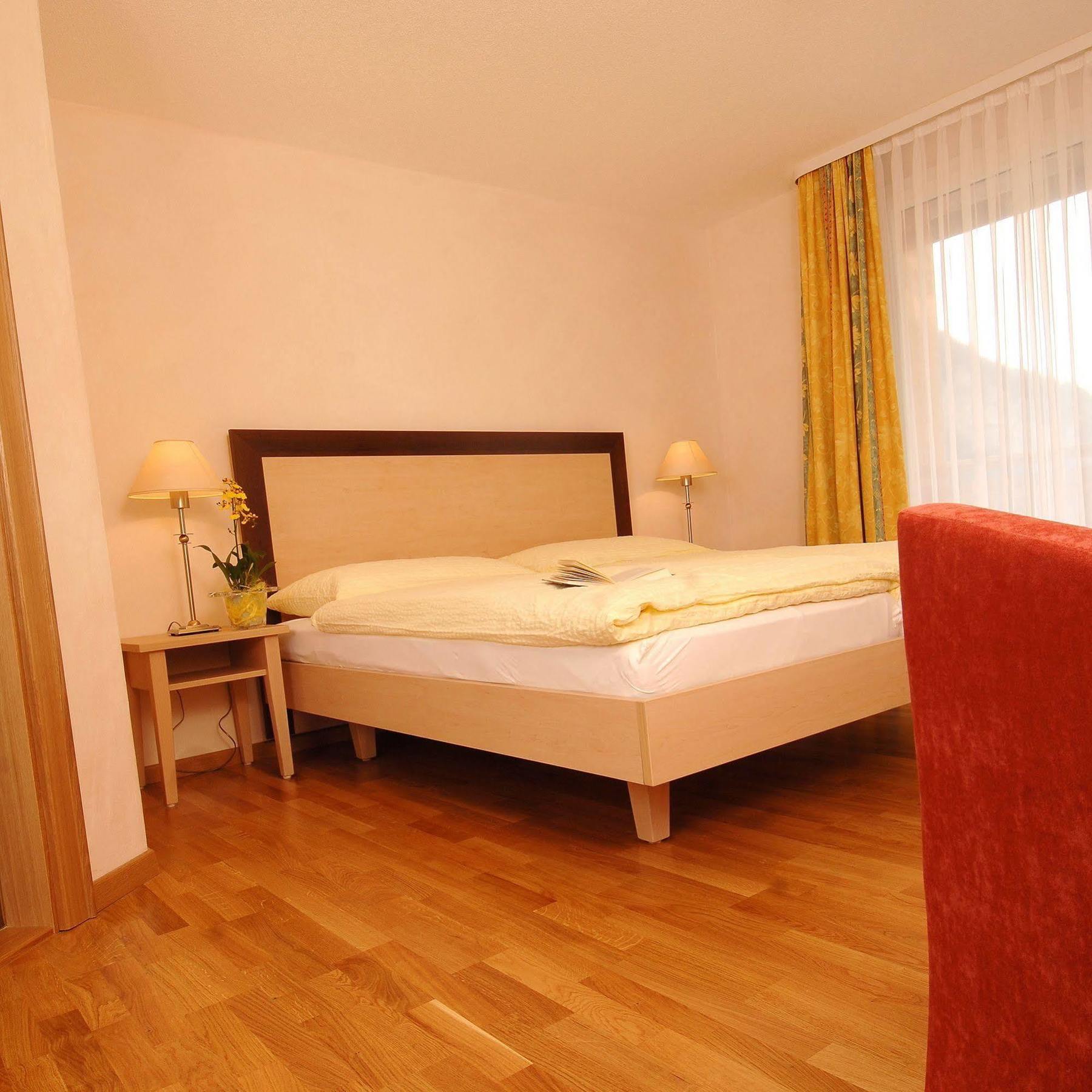 Hotel Viktoria-Leukerbad-Therme エクステリア 写真